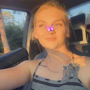 Meet your Posher, Salina